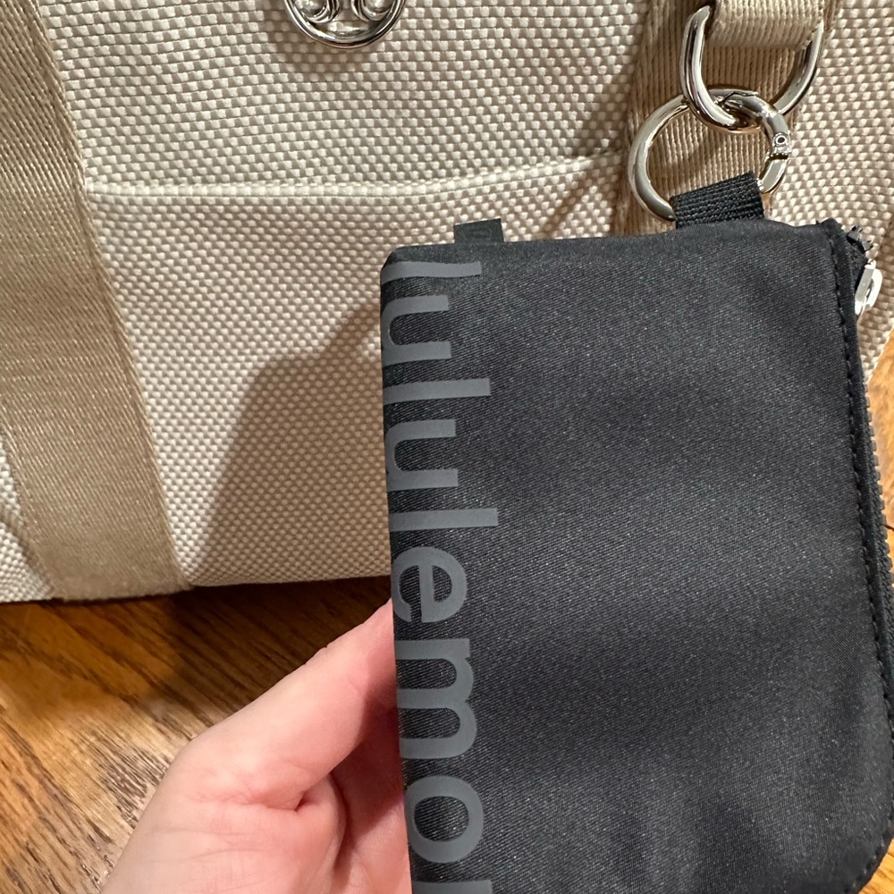 Lululemon Cream Tote Bag mini - Picture 5 of 10